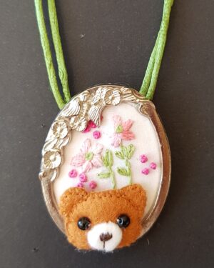 Metal Frame Necklace
